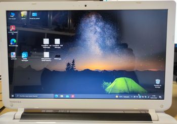 Portátil Toshiba Satellite L50-B con Intel i5, gráfica dedicada AMD r7 con 2GB, memoria 16GB