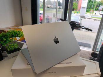 Get Kaip naujas MacBook Air M4 15" 16 / 256gb su Garantija