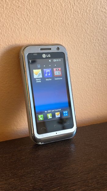 LG KM900 Arena Silver