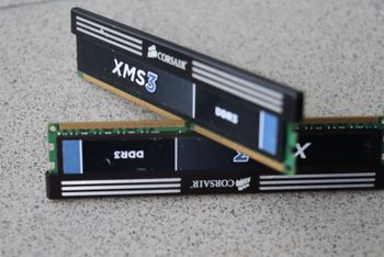Corsair XMS3 8 GB (2 x 4 GB) DDR3-1333 Black / Silver PC RAM
