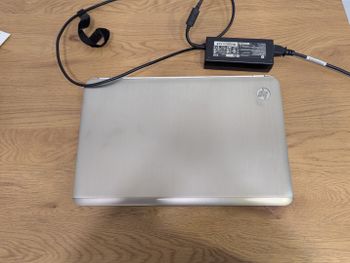 Get HP DV9 / 17" / i7 / Radeon / 256GB SSD / 700GB HDD