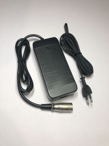 MDA BC292360020 84W 42V 2A XLR Male Head 3pin 18mm Genuine Adapter Charger
