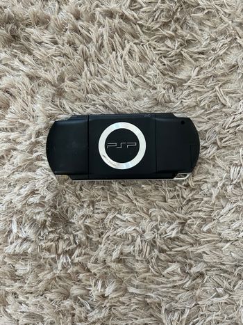 PSP 1000 + 58 zaidimu + Deze! for sale