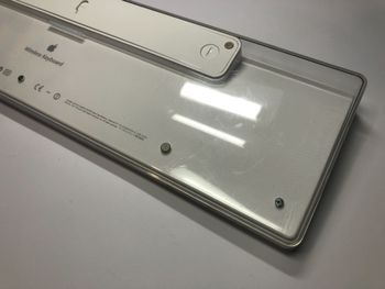 Genuine Apple A1016 Wireless Bluetooth White Full Size Keyboard