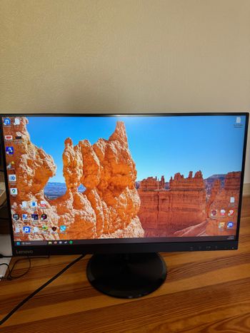 Lenovo 1080p 27 colių žaidimų monitorius.