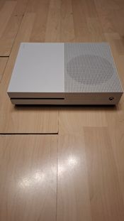 Get Xbox One S + Robot White Pultelis