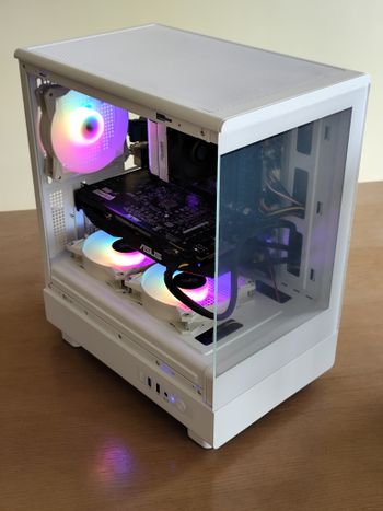 I7-6700/16GB RAM/128 GB SSD /750 GB HDD/Sapphire RX 570 8 GB GPU