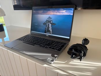 Dell Latitude 15 5511 Intel i7-10850H Intel HD Graphics 630 / 16GB DDR4 / 512GB NVME / 51 Wh / QCA61x4 / Grey