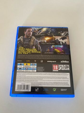 PS4 žaidimu 