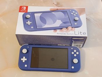 Nintendo Switch Lite 32GB +128gb sd card