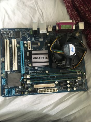 Gigabyte GA-G31M-ES2L Intel G31 Micro ATX DDR2 LGA775 1 x PCI-E x16 Slots Motherboard