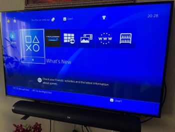 PS4 Slim žaidimų konsolė