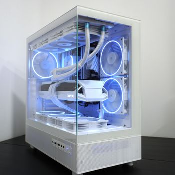 Get Ryzen 7 7800X3D B650M WiFi 32GB DDR5 2TB NVMe SSD RX 9070 XT