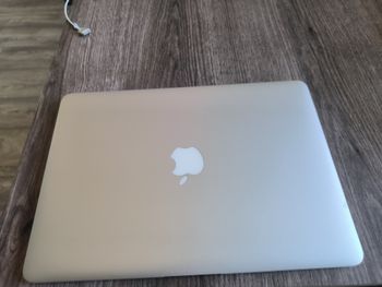 Apple Macbook Air 2013 mid,I5, 8gb ram, 250ssd