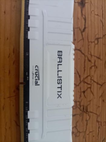 Crucial Ballistix 16 GB (2 x 8 GB) DDR4-2666 White PC RAM
