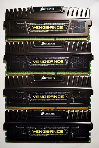 Corsair Vengeance 16 GB (4 x4 GB) DDR3-1600 PC RAM