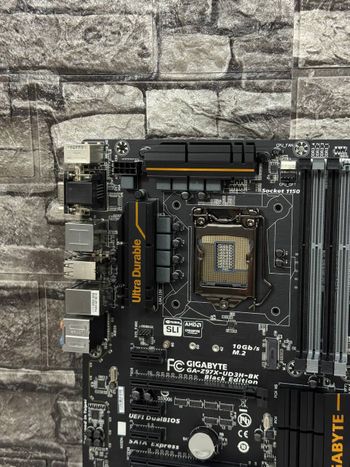 Get Gigabyte GA-Z97X-UD3H-BK Intel Z97 ATX DDR3 LGA1150 3 x PCI-E x16 Slots Motherboard