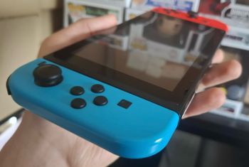 Nintendo Switch V1, 32GB, Neon Red & Blue