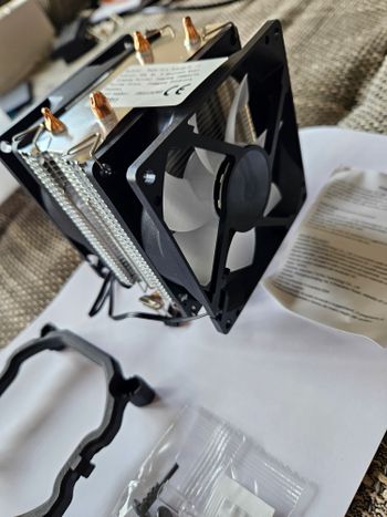 Buy CPU Aušintuvas su 2 ventiliatoriais ir RGB!