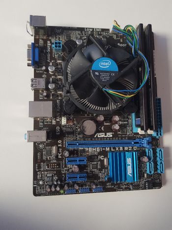 Asus P8H61-M LX3 R2.0 Intel H61 Micro ATX DDR3 LGA1155 1 x PCI-E x16 Slots Motherboard
