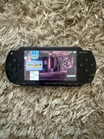 PSP 1000 + 58 zaidimai + minecraft!