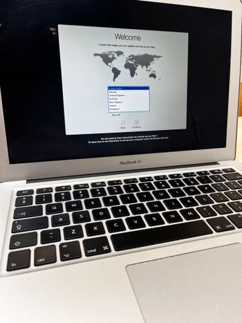 Apple MacBook Air 13 (2014) 13,3-inch (1440 x 900) / Intel HD Graphics 5000 1536MB/8GB 1600MHz DDR3/1,4 GHz Dual-Core Intel Core i5