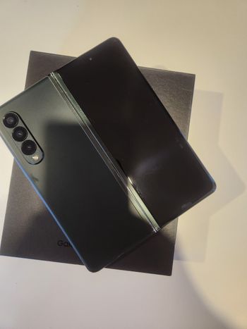 Samsung galaxy Z fold 3 5g