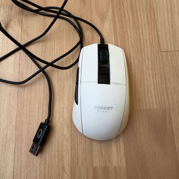 Roccat Burst Core žaidimų pelė