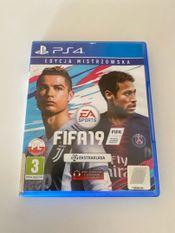 PS4 žaidimu 