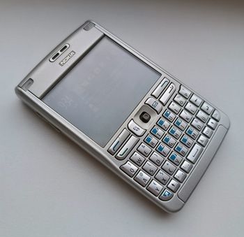 Nokia E61