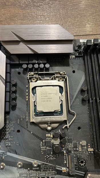 Pirkti Asus Strix Z270F gaming su i5 7600k procesoriumi