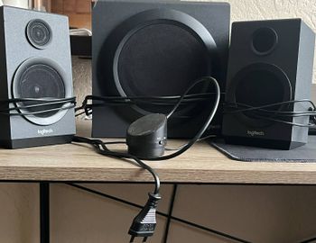 Logitech 2.1 garso kolonėlės