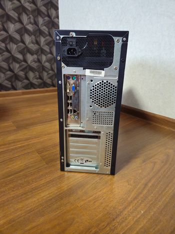 I3-2100 3.1 GHz, Gtx 550 Ti 1 GB, 8gb RAM