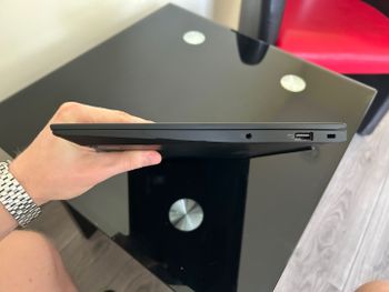 Lenovo Thinkpad X1 Carbon (9th gen) Intel i7-1185G7 Intel Iris Xe G7 96 EU / 32GB DDR4 / 512GB NVME / 57 Wh / Wi-Fi 6 AX201 / Black