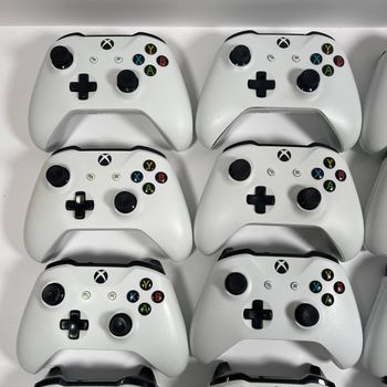 20x Microsoft Xbox Wireless Controllers for Xbox One/Series X/S/PC - FOR PARTS