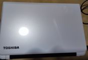 Portátil Toshiba Satellite L50-B con Intel i5, gráfica dedicada AMD r7 con 2GB, memoria 16GB