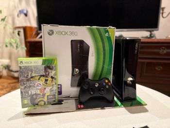 Xbox 360 Slim, 250GB HDD, Pilnas komplektas + Fifa 17