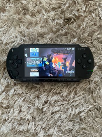 PSP 1000 + 58 zaidimai + minecraft!