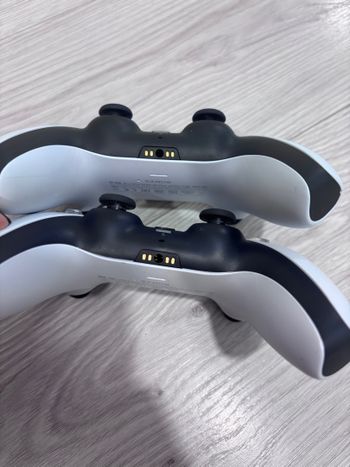 2 vnt. Ps5 baltos spalvos pulteliai for sale