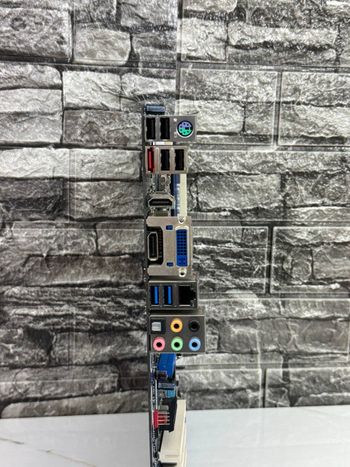 Get Intel DH77KC Intel H77 ATX DDR3 LGA1155 1 x PCI-E x16 Slots Motherboard