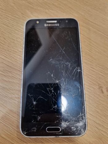 Samsung Galaxy J5 8GB Gold