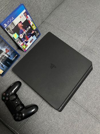 Buy Ps4 slim + 2 žaidimai