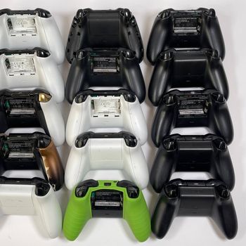 Redeem 20x Microsoft Xbox Wireless Controllers for Xbox One/Series X/S/PC - FOR PARTS