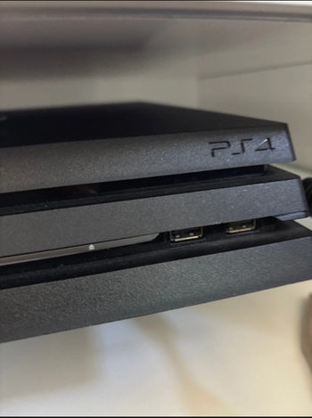 PS4 PRO