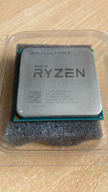 AMD Ryzen 7 2700X 3.7-4.3 GHz AM4 8-Core CPU