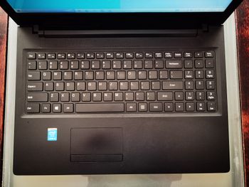 Lenovo Idepad 100 / i3-5005U/ Intel HD 5500 GPU / 8GB DDR3/ 120 GB SSD / baterija 2 H /DVD-RW