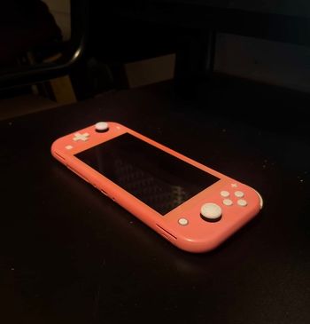 Nintendo Switch Lite, 32GB, Coral