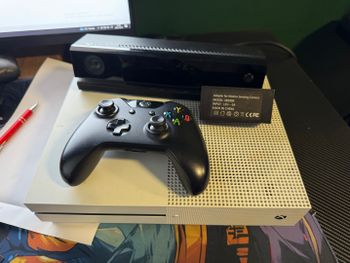 Xbox One S konsolę su Kinect kamera ir žaidimu Just Danc