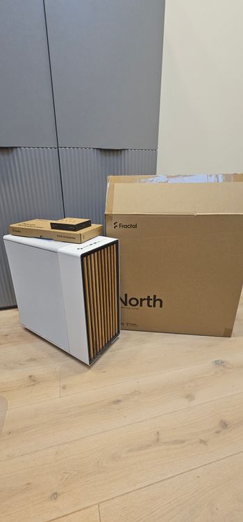 Get Fractal Design North White Mesh