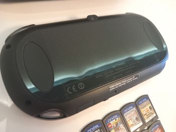 Buy psvita oled + 8 žaidimai